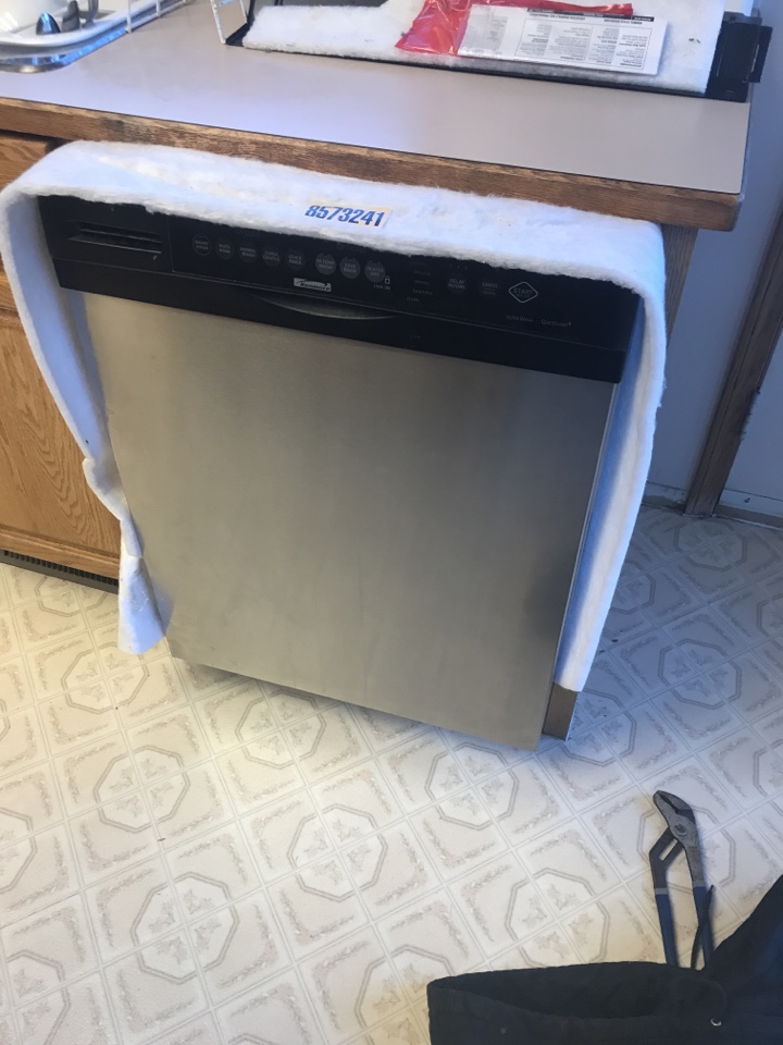 Saddle Ridge, AB - Plumber needed disconnect dishwasher and fridge Saddle Ridge, AB - Plumber needed disconnect dishwasher and fridge